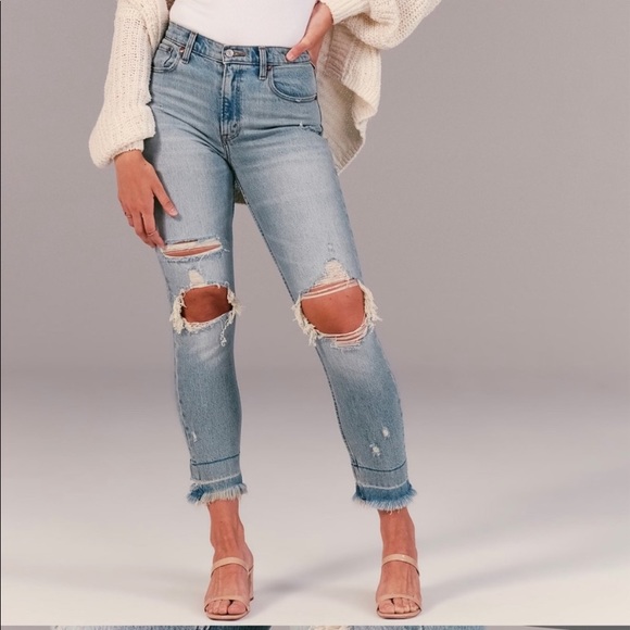 Abercrombie & Fitch Denim - Abercrombie A&F Mom High Rise Distressed Raw Hem Jeans 27/4 Extra Short